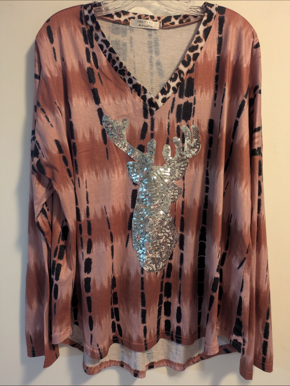 HBEYYTO Leopard Trim V-Neck Tunic in Dusty Rose